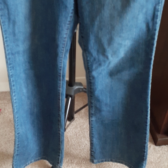 DKNY Lightwash Boot Cut Jeans - Women's Size 12 - Picture 2 of 6